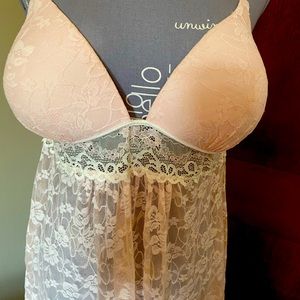 💕NWOT Secret Treasures Baby doll chemise w/thong panty💕